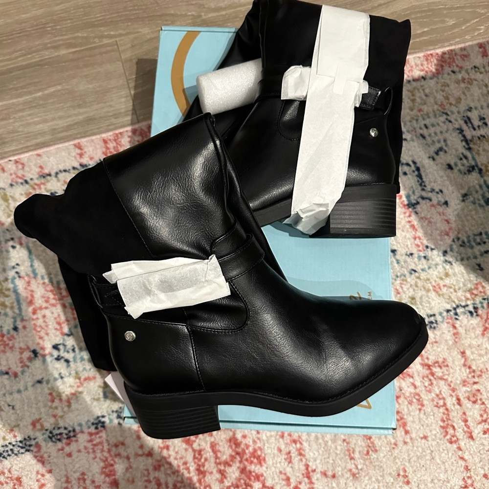 Life Stride Black Heeled Boots